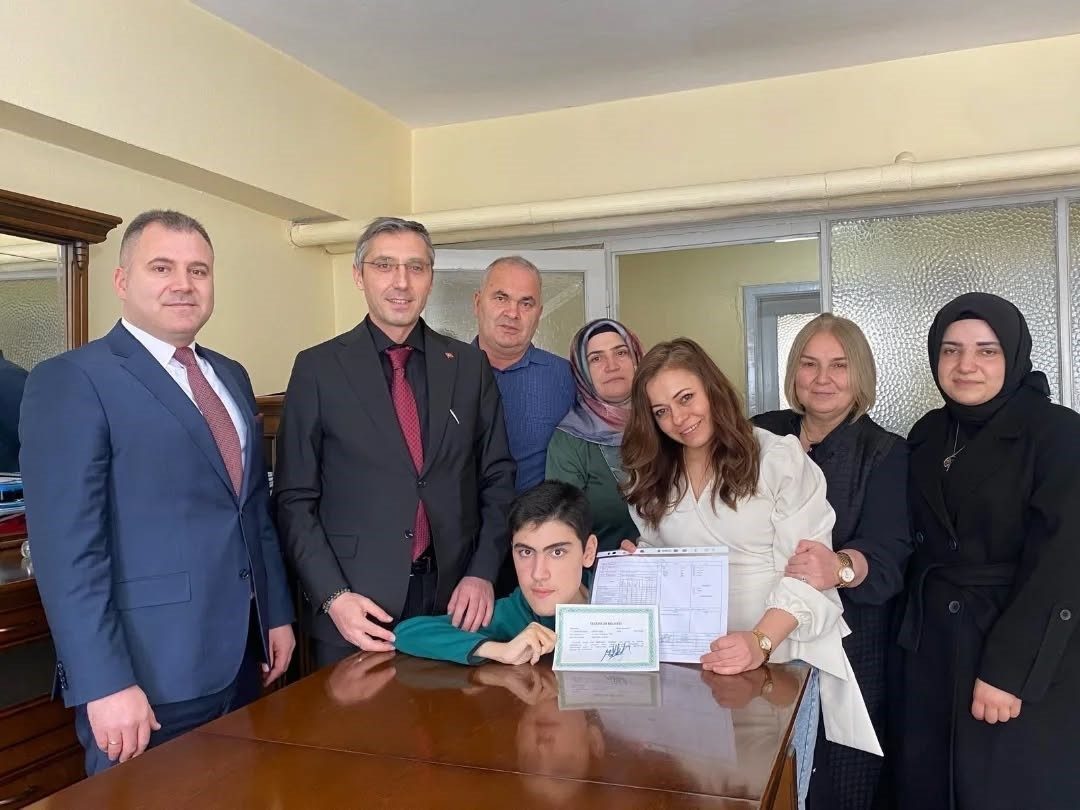 Bayburt İl Milli Eğitim Müdürü Ömer Faruk Kahraman, evde eğitim