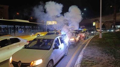 Fenerbahçe’nin Süper Kupa şampiyonluğu Şanlıurfa’da sevince dönüştü. Taraftarlar araçlarıyla şehir