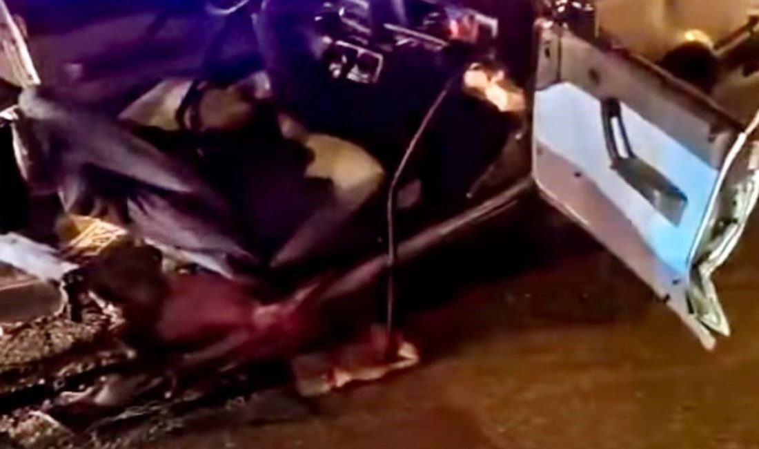 Erzincan’da iki otomobilin çarpışması sonucu meydana gelen trafik kazasında 4