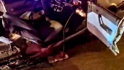 Erzincan’da iki otomobilin çarpışması sonucu meydana gelen trafik kazasında 4