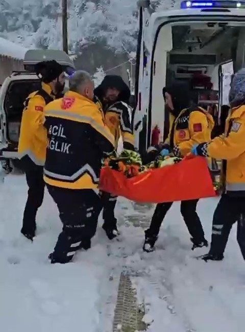 Giresun’un Güce ilçesinde yoğun kar yağışı ve zorlu arazi şartları