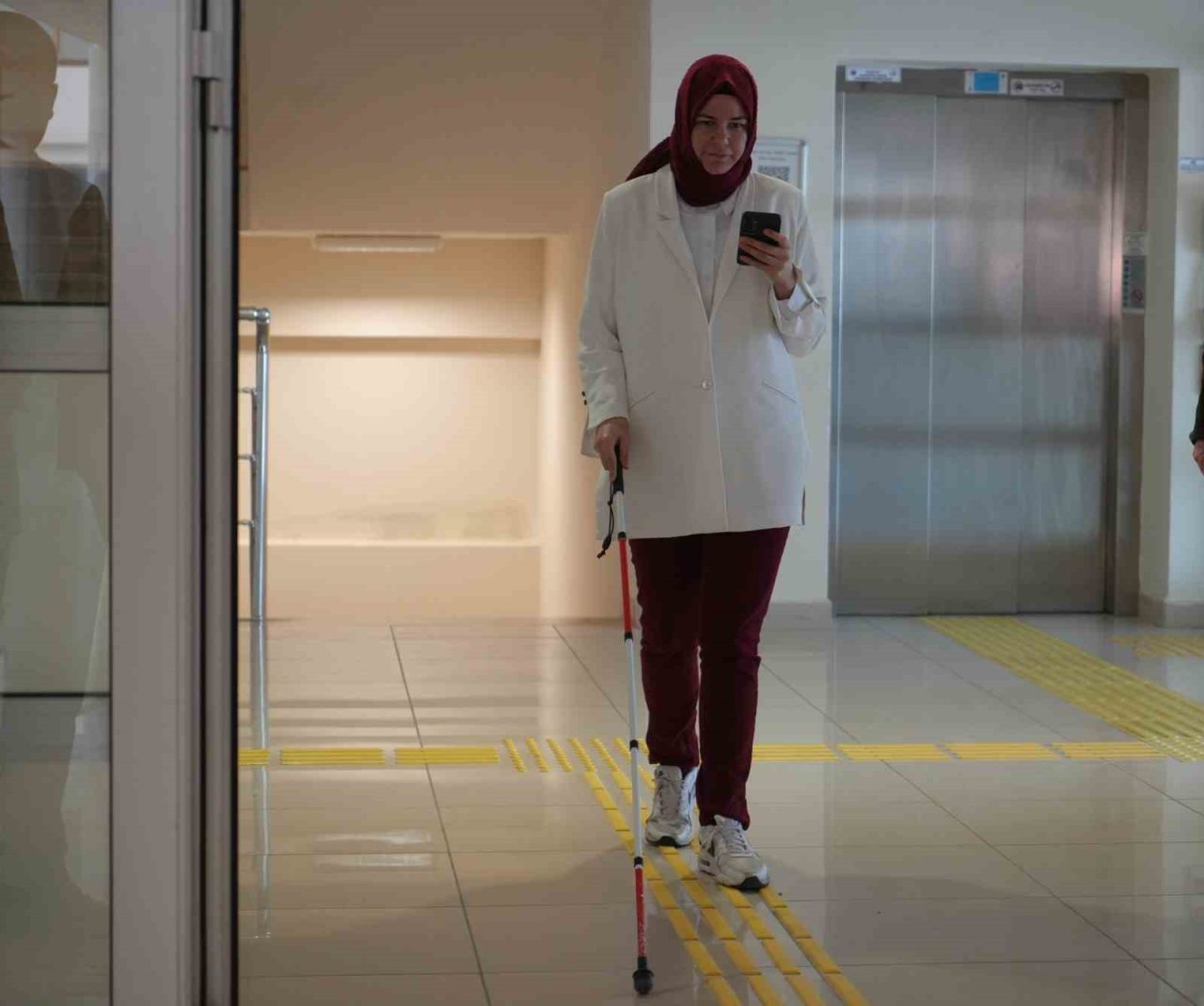 Ondokuz Mayıs Üniversitesi’nde(OMÜ) hayata geçirilen “Yapay Zekâ Görme Engelli Asistanı”