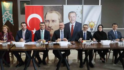 AK Parti MYK Üyesi ve TBMM Grup Başkanvekili Abdülhamit Gül,