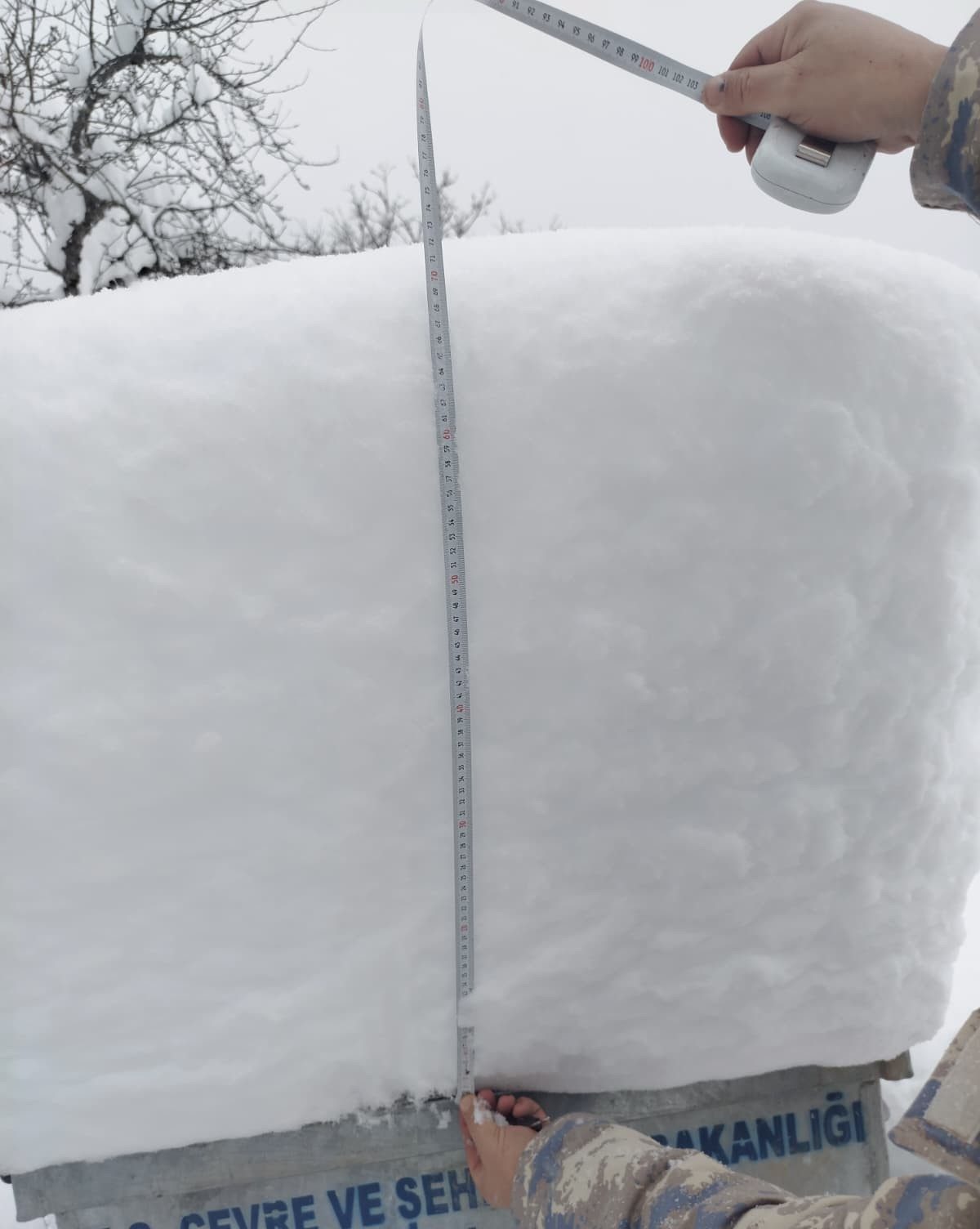 Gümüşhane’nin Kürtün ilçesine bağlı Özkürtün Beldesinde kalınlığı 1 metreyi bulan