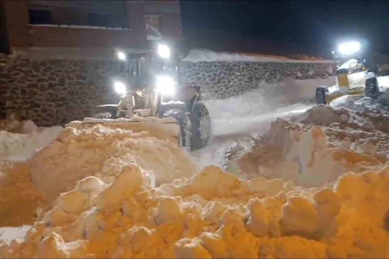 Gümüşhane’nin yüksek kesimlerinde etkili olan yoğun kar yağışı sonrası İl
