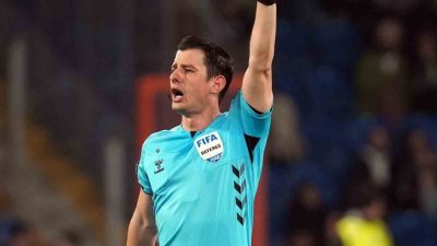 FIFA kokartlı hakem Halil Umut Meler, kariyerinde 4. kez Galatasaray-Fenerbahçe
