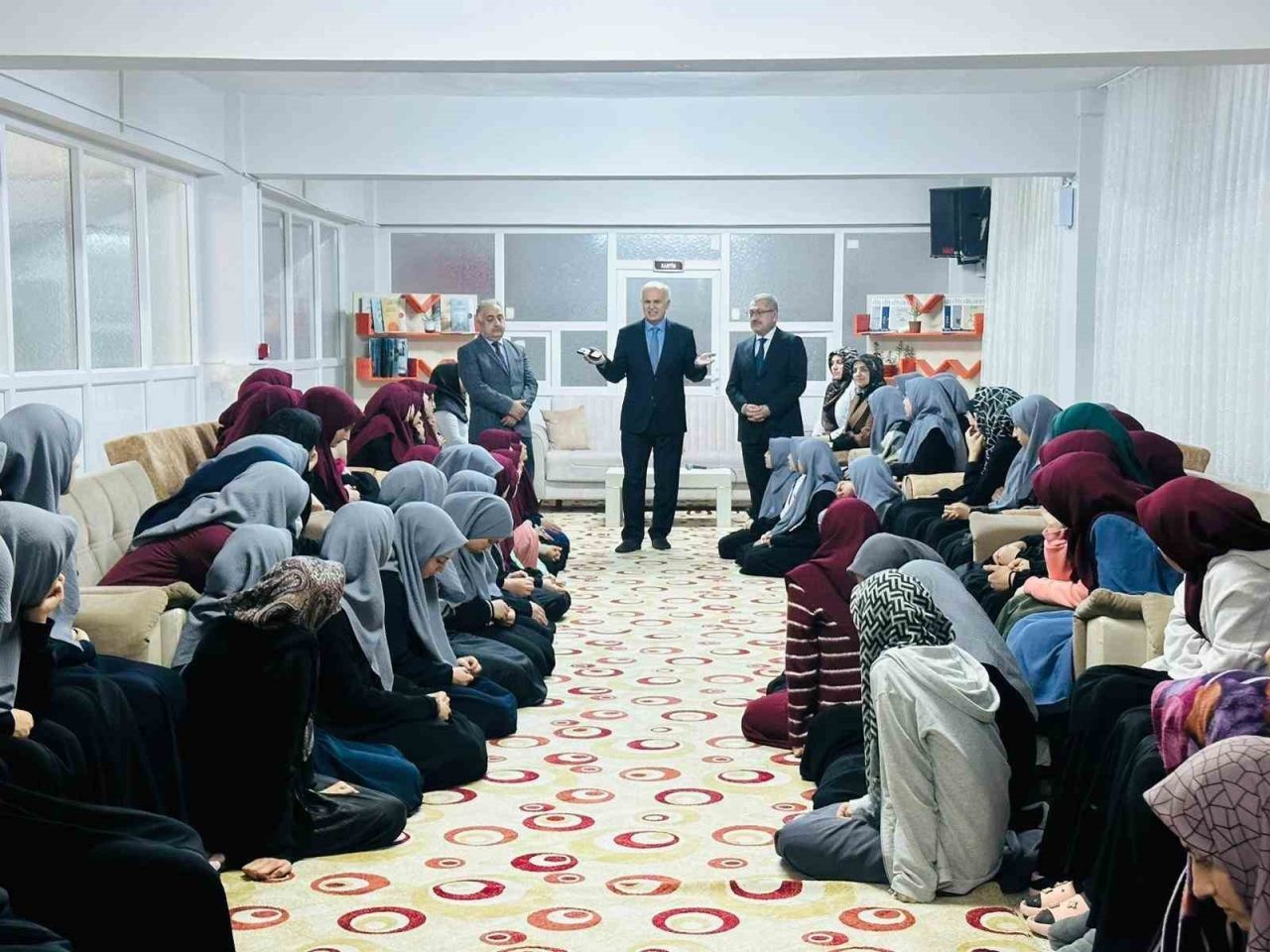 Diyanet İşleri Başkan Yardımcımız Dr. Hüseyin Hazırlar, Yenişehir Yatılı Kız