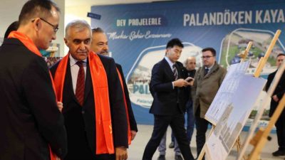 Erzurum Büyükşehir Belediyesi tarafından düzenlenen fotoğraf sergisinde kardeş şehirler bir