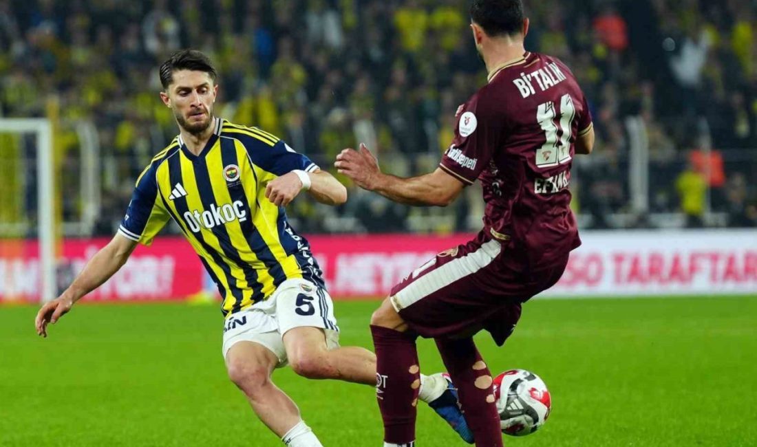 Fenerbahçeli futbolcu İsmail Yüksek, Göztepe maçında yaşadığı sakatlık nedeniyle 38.