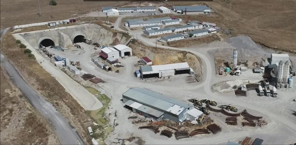 Erzurum’u Karadeniz ve Güneydoğu’ya bağlayan yollar üzerinde bulunan dört tünelin