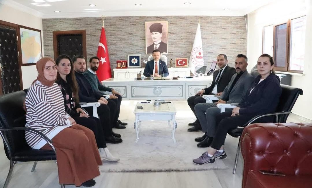 Erzurum’un Karayazı ilçesinde, bahar aylarının en dikkat çekici doğa olaylarından