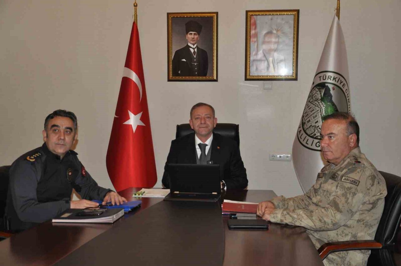 Kars’ta 2025 yılı Aralık ayı asayiş ve güvenlik toplantısı Vali