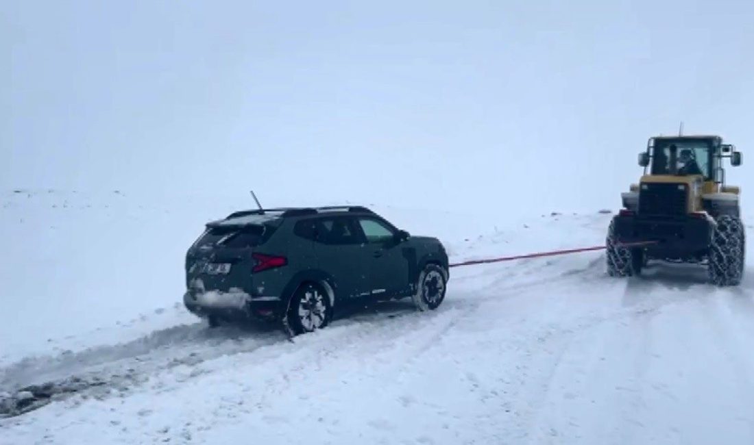 Kar yağışı ve şiddetli tipi, Kars’ın birçok noktasında etkisini sürdürmeye