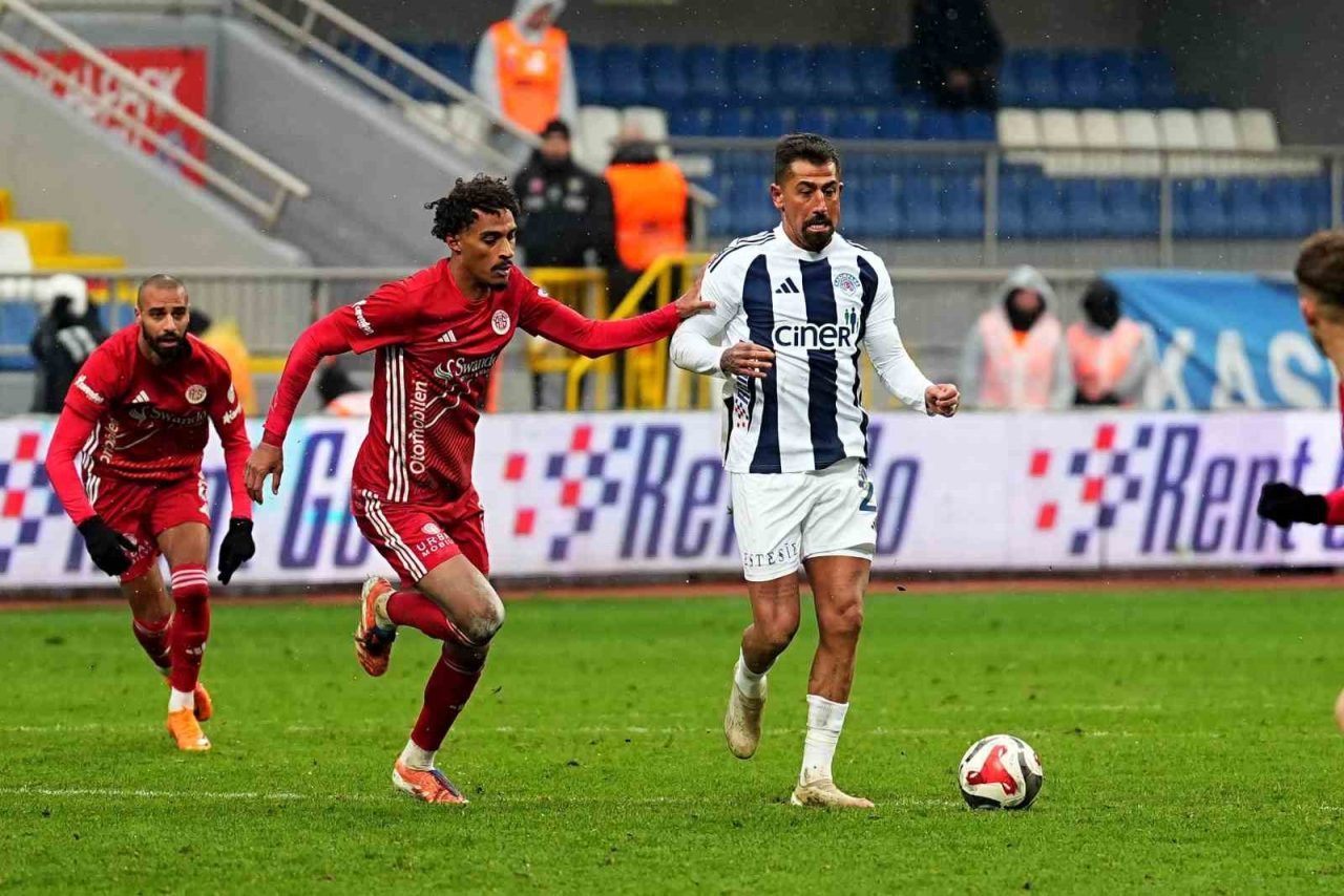 Kasımpaşa’nın yeni transferleri İrfan Can Kahveci, Kerem Demirbay ve Cenk
