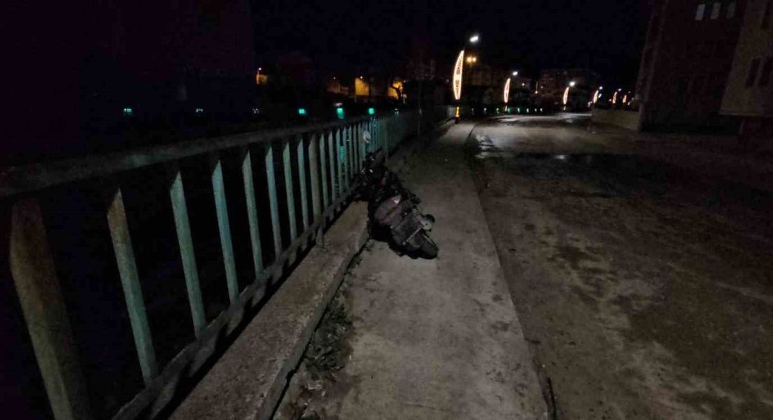 Kastamonu’nun Cide ilçesinde iki motosikletin çarpışması neticesinde 2 sürücü yaralandı.