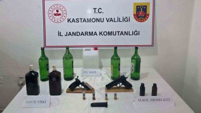 Kastamonu’da jandarma ekiplerince gerçekleştirilen operasyonda etil alkol ile sahte içkiyle