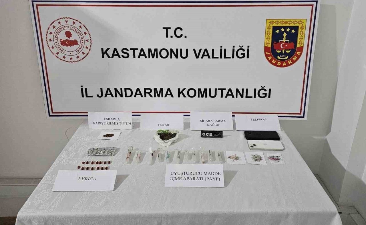 Kastamonu’da jandarma ekiplerince gerçekleştirilen uyuşturucu operasyonunda gözaltına alınan 19 şüpheliden