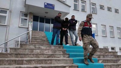 Ordu’da, kendilerini savcı, polis ve jandarma olarak tanıtıp, 2 farklı