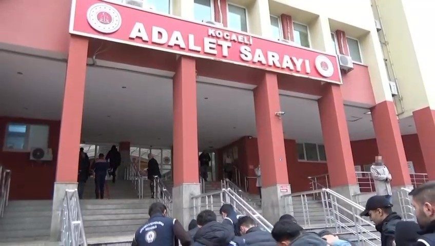 Kocaeli ve Iğdır’da polis ekiplerince yapılan fuhuş operasyonunda gözaltına alınan
