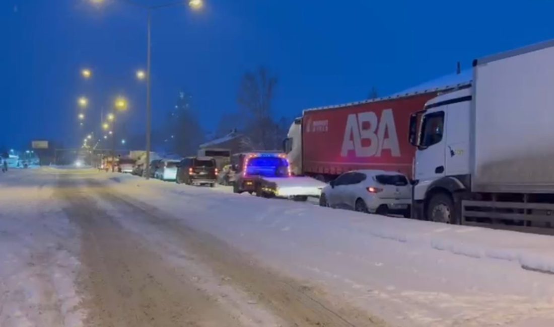 Bayburt ile Erzurum’u birbirine bağlayan Kop Dağı Geçidi’nde etkili olan