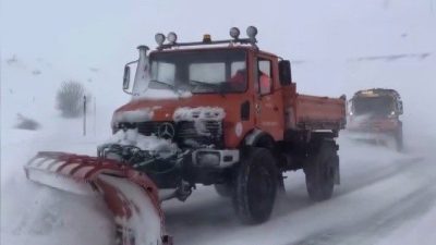 Bayburt’ta etkili olan yoğun kar yağışı ve tipi, ulaşımı olumsuz