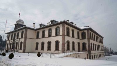 Depreme dayanıksız olduğu gerekçesiyle ziyarete kapatılan ve yıkılacağı iddialarıyla gündemden