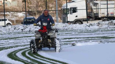 Erzurum’un Oltu ilçesinde bulunan Oltu Stadyumu, 40 yıldır sahaların bakım