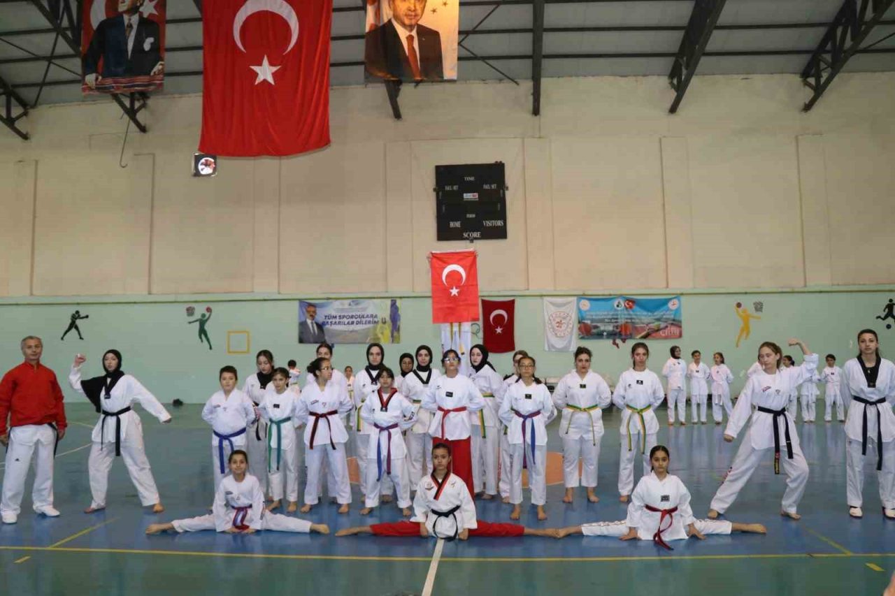 Erzurum’un Oltu ilçesinde Gençlik ve Spor Müdürlüğü Spor Kulübü bünyesinde