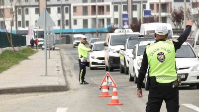 Ordu’da polis ekipleri tarafından trafik kazalarını azaltmaya yönelik yapılan denetimlerde,