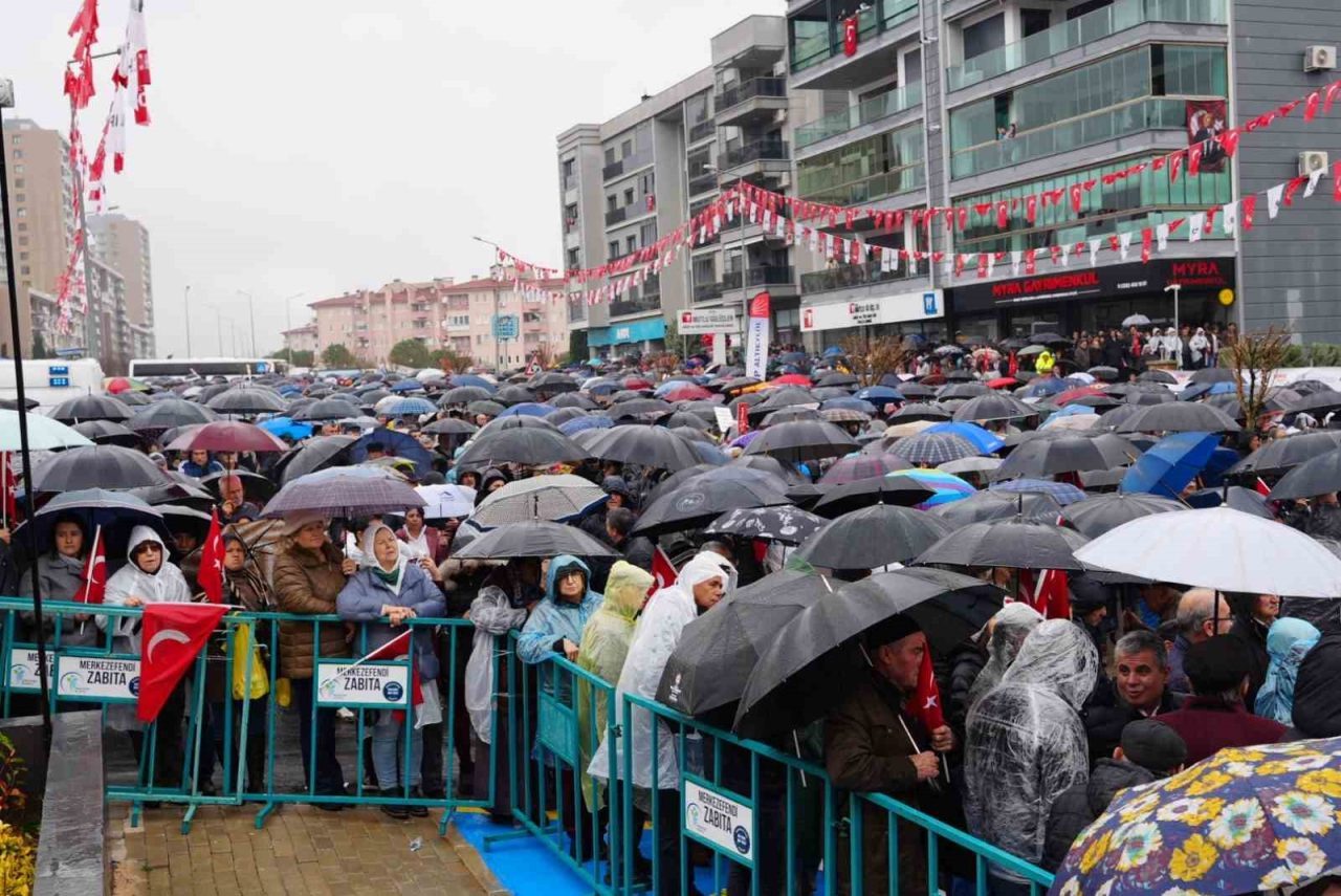 CHP Genel Başkanı Özgür Özel Merkezefendi Belediyesi Atatürk Bilim Merkezi