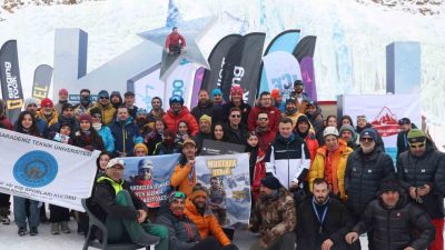 Palandöken Kayak Merkezi’nde düzenlenen Türkiye Buz Tırmanışı Şampiyonası büyük bir