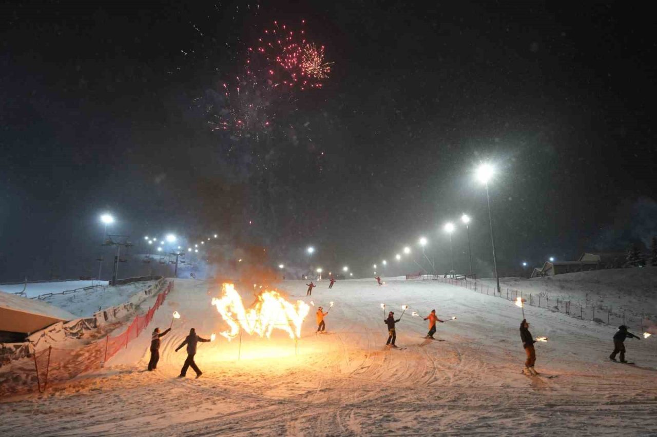 Kış turizminin gözde mekanlarından Erzurum Palandöken’de yılbaşı tatilini geçiren yerli