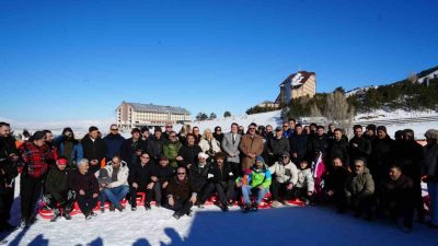 Erzurum’da medya mensupları, 10 Ocak Çalışan Gazeteciler Günü’nde Palandöken’in zirvesinde