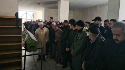 Kastamonu’nun Cide ilçesinde tartıştığı şahıs tarafından evinin önünde pompalı tüfekle