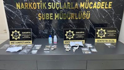 Sakarya’da emniyet ekiplerince uyuşturucu maddeler ile mücadele çerçevesinde gerçekleştirilen operasyonlarda