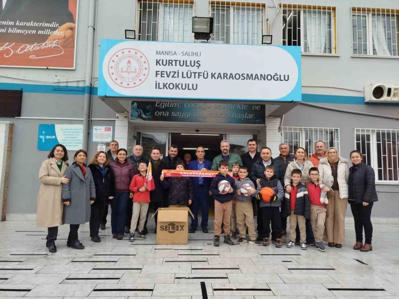 Manisa’nın Salihli ilçesinde faaliyet gösteren Galatasaray Taraftarlar Derneği, eğitime verdiği