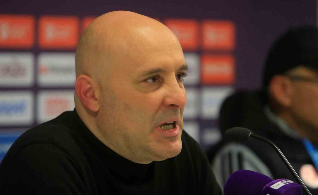 Antalyaspor Teknik Direktörü Sami Uğurlu, çalışmaları gereken çok şeyin olduğunu