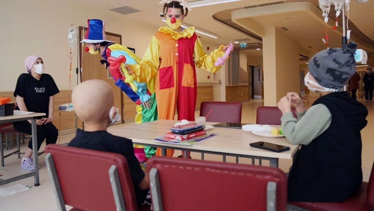 Erzurum Şehir Hastanesi’nde tedavi gören çocuklar sanatla buluştu, ’Hayallerimi Boyuyorum’