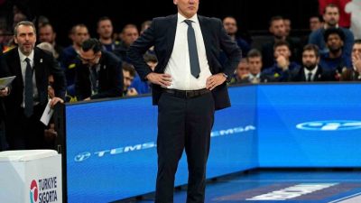 Fenerbahçe, Başantrenör Sarunas Jasikevicius ile 3 yıllık anlaşmaya varıldığını açıkladı.