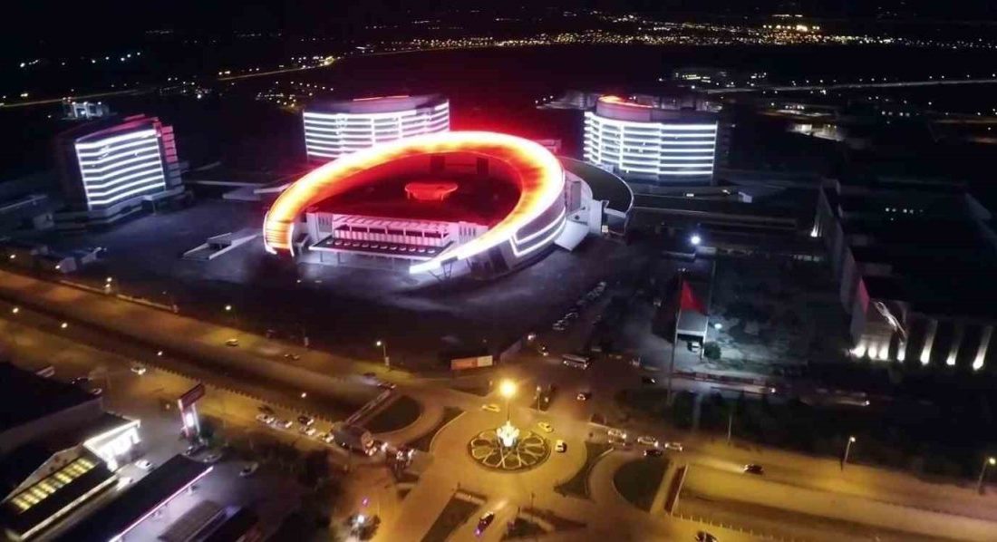 Erzurum Şehir Hastanesi otoparkı bakım ve temizlik çalışmaları nedeniyle geçici