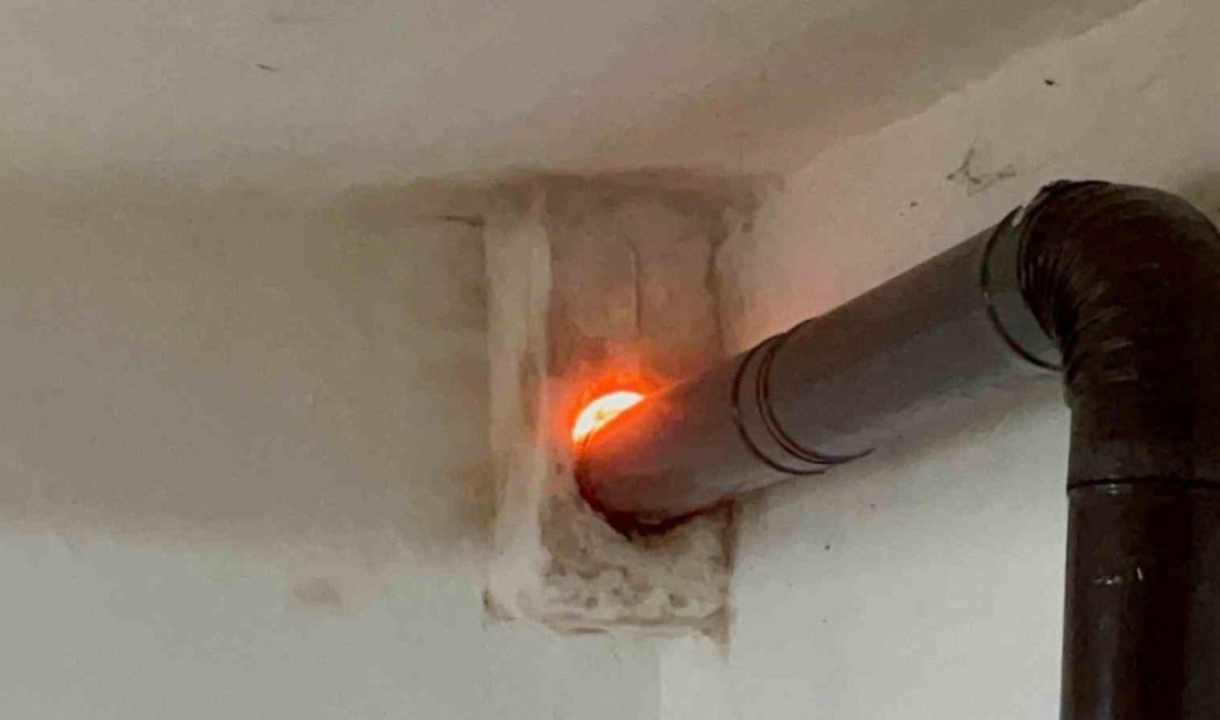 Sinop’ta 4 katlı bir binanın giriş katında çıkan baca yangını,