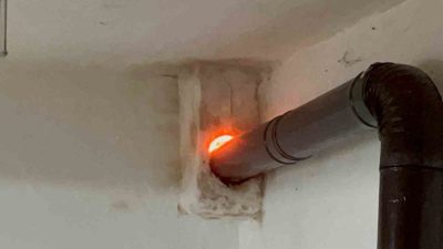 Sinop’ta 4 katlı bir binanın giriş katında çıkan baca yangını,