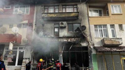 Sinop’un Gerze ilçesinde motosiklet tamirhanesinde çıkan yangında dükkan küle döndü,