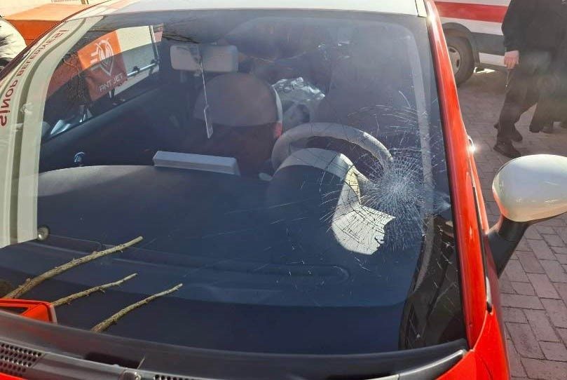 Sinop’ta meydana gelen trafik kazasında, otomobilin çarptığı yaya yaralandı. Edinilen