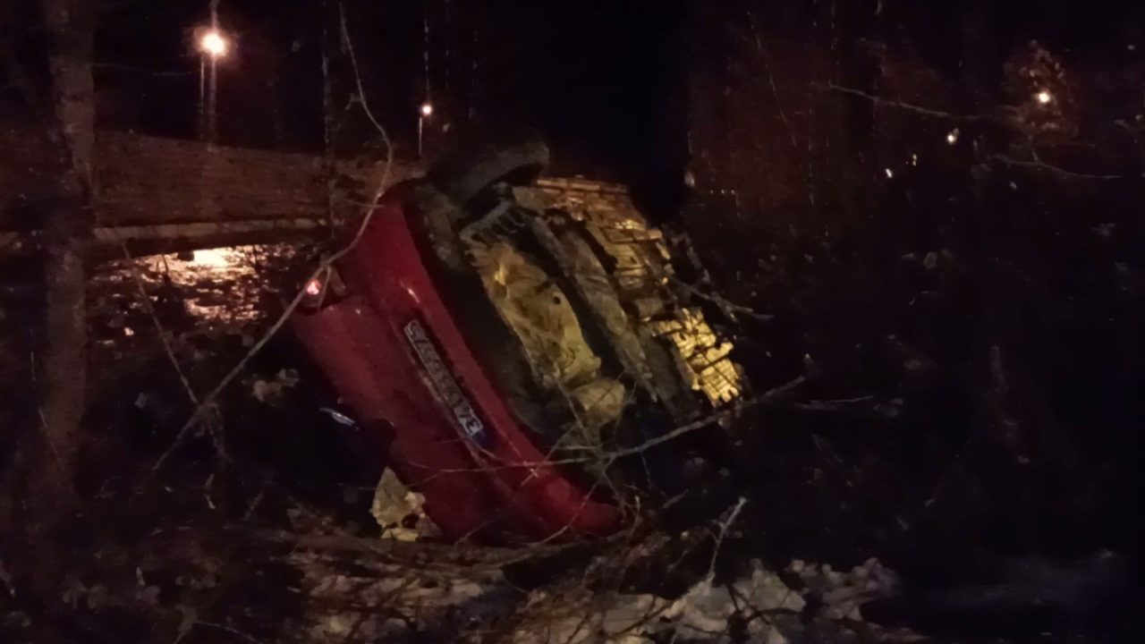 Sinop’un Erfelek ilçesinde otomobilin takla atarak yuvarlanması sonucu meydana gelen