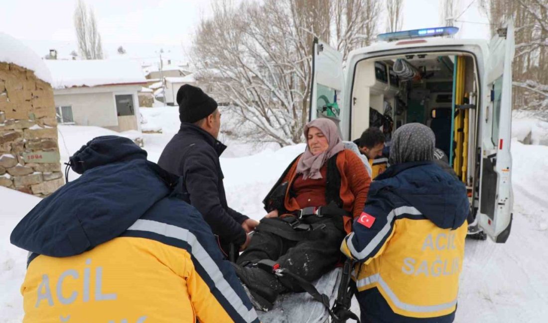 Sivas’ın Karalar köyünde rahatsızlanan 58 yaşındaki vatandaş, karla mücadele ekiplerinin