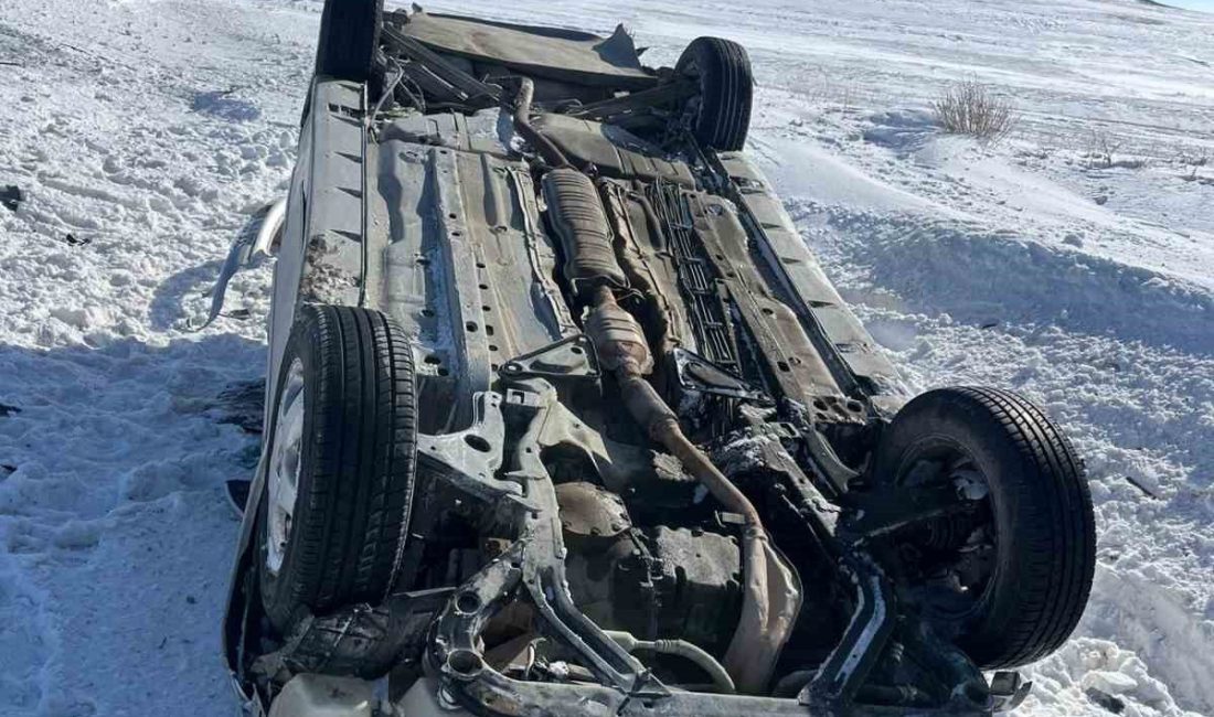 Sivas’ta meydana gelen kazada kontrolden çıkarak takla atan otomobildeki 4