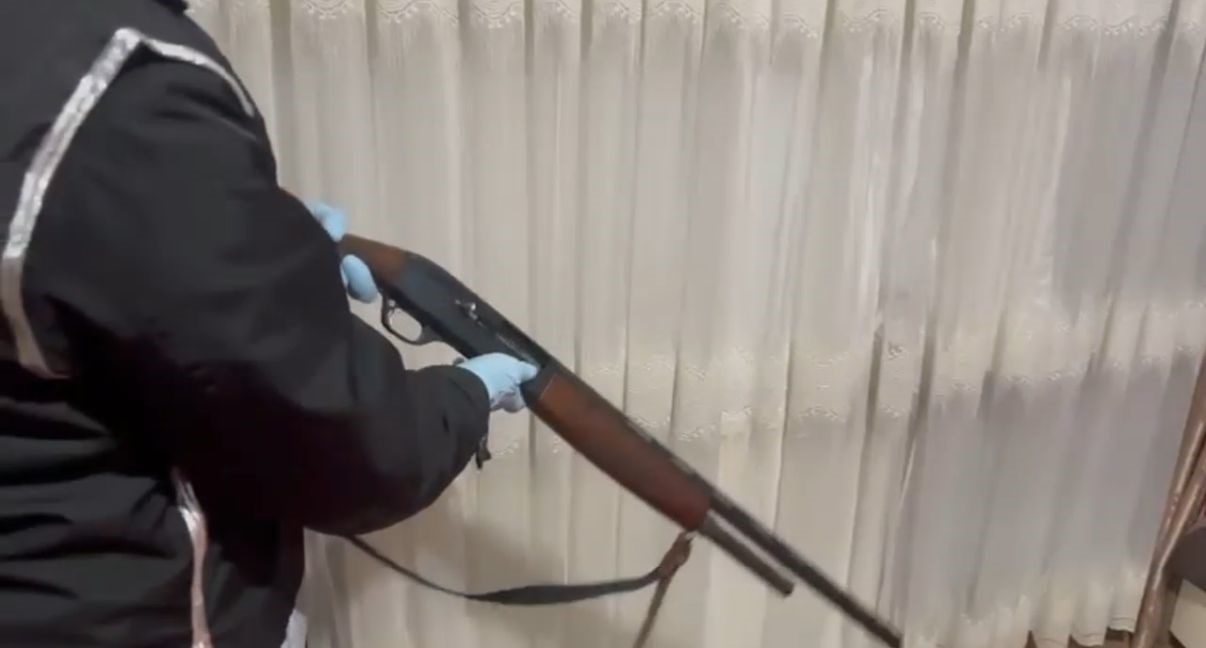 Kocaeli’de sosyal medya hesapları üzerinden silahlı paylaşım yapan ve suç