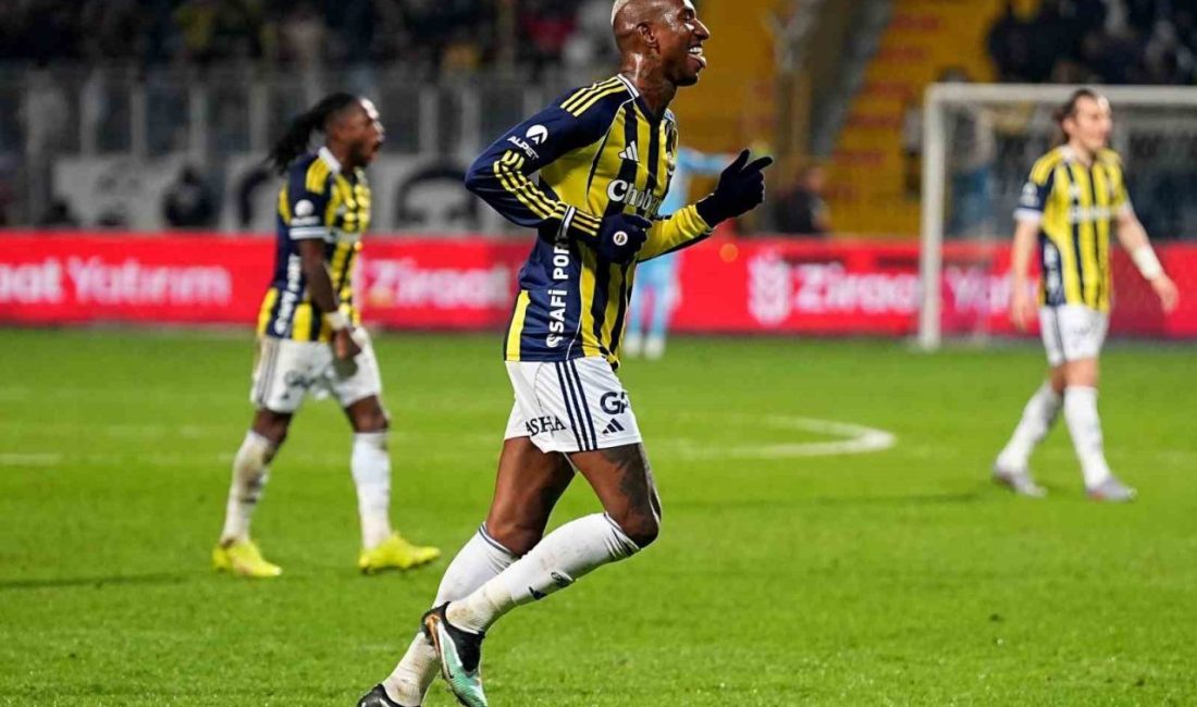 Fenerbahçe’nin Brezilyalı forveti Anderson Talisca, Beyoğlu Yeni Çarşı’ya attığı golle