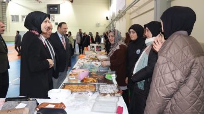 Erzincan’ın Tercan ilçesinde, Gazze’ye destek amacıyla hayır çarşısı düzenlendi. Tercan